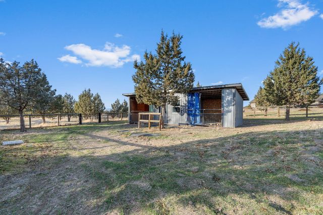 9001 SW Desert Sage Lane, Powell Butte, OR 97753