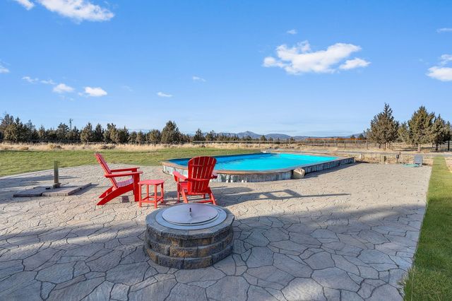 9001 SW Desert Sage Lane, Powell Butte, OR 97753