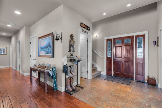 9001 SW Desert Sage Lane, Powell Butte, OR 97753