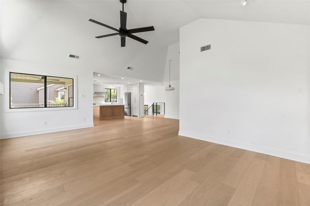 33 Split Rock Court, The Woodlands, TX 77381