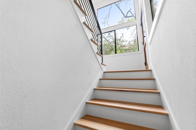 33 Split Rock Court, The Woodlands, TX 77381