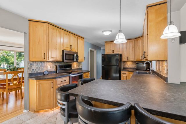 2508 W 140th Street, Burnsville, MN 55337