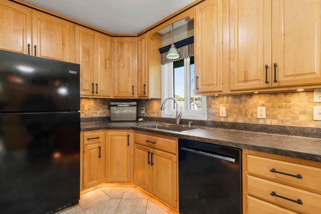 2508 W 140th Street, Burnsville, MN 55337