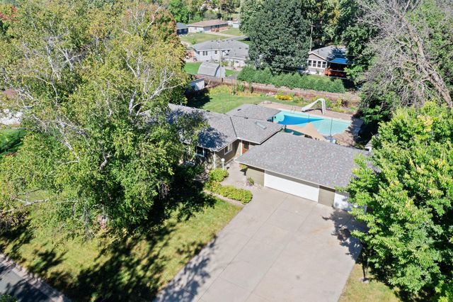 2508 W 140th Street, Burnsville, MN 55337