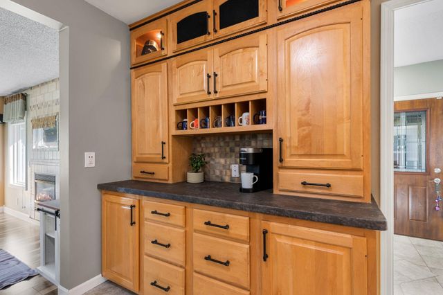 2508 W 140th Street, Burnsville, MN 55337