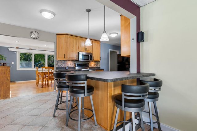 2508 W 140th Street, Burnsville, MN 55337