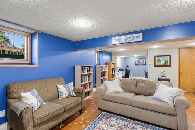 2508 W 140th Street, Burnsville, MN 55337
