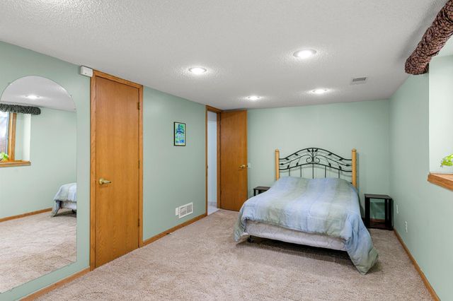 2508 W 140th Street, Burnsville, MN 55337