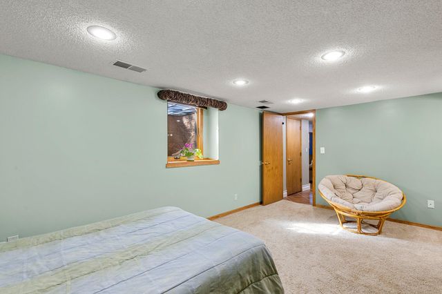 2508 W 140th Street, Burnsville, MN 55337