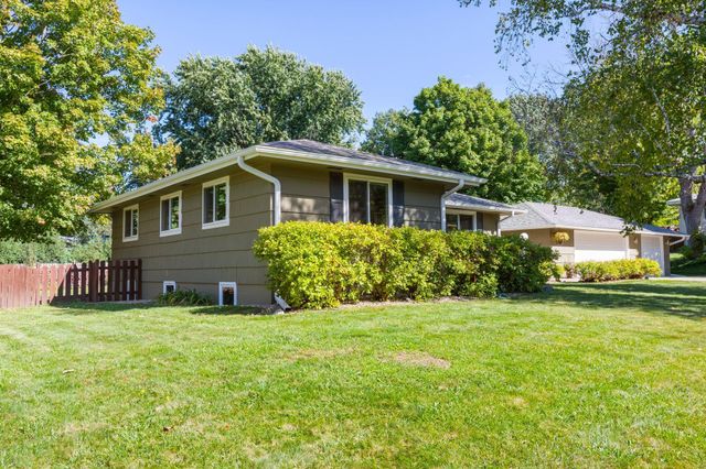 2508 W 140th Street, Burnsville, MN 55337