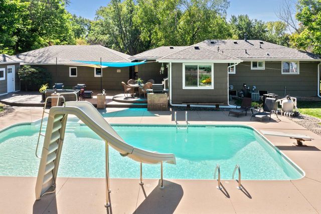 2508 W 140th Street, Burnsville, MN 55337