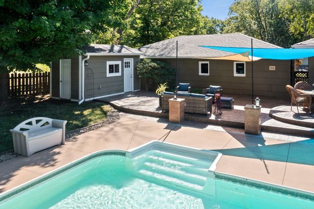2508 W 140th Street, Burnsville, MN 55337