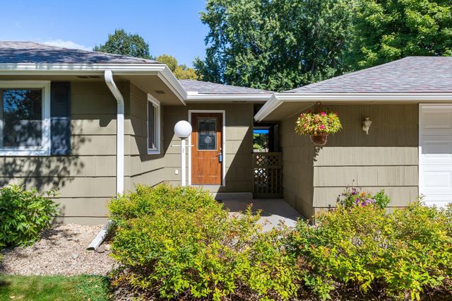 2508 W 140th Street, Burnsville, MN 55337