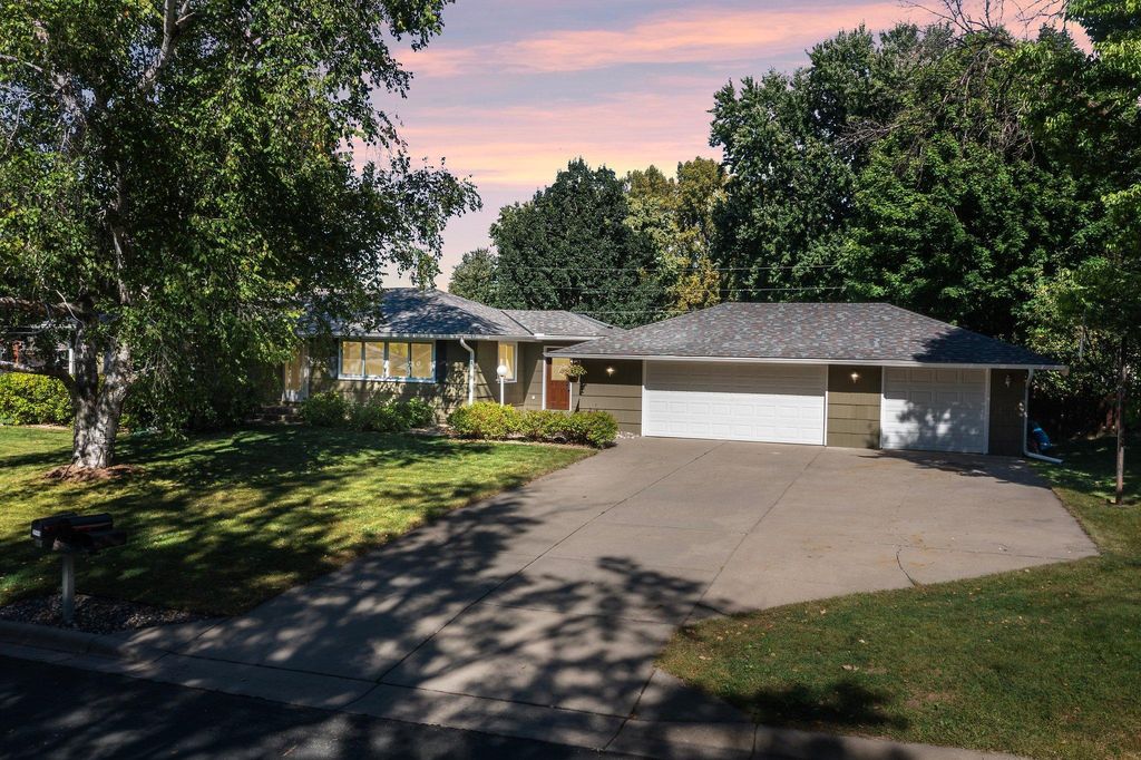2508 W 140th Street, Burnsville, MN 55337