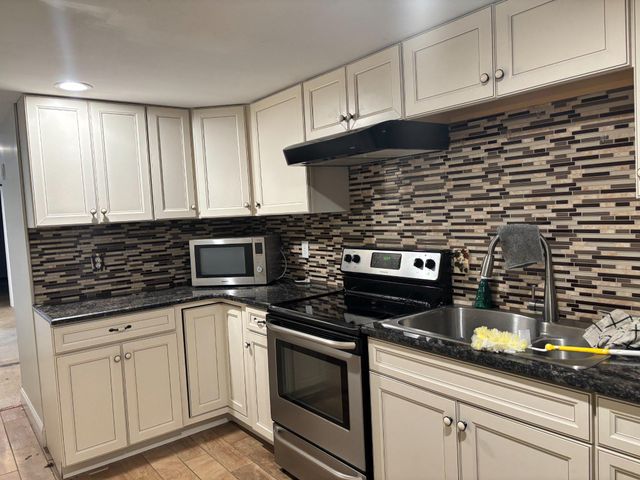 4400 E YATES RD, Bensalem, PA 19020