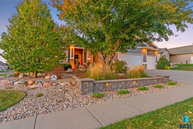 8200 E Willow Wood St Street, Sioux Falls, SD 57110