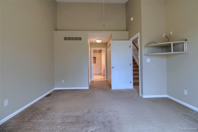 505 Willow Drive 26, South Lyon, MI 48178
