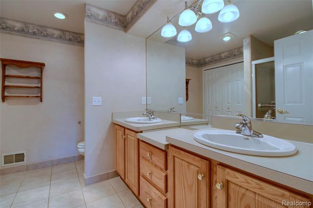 505 Willow Drive 26, South Lyon, MI 48178