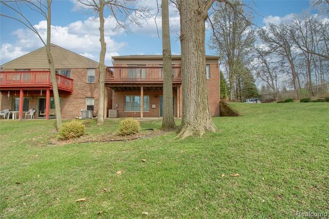 505 Willow Drive 26, South Lyon, MI 48178