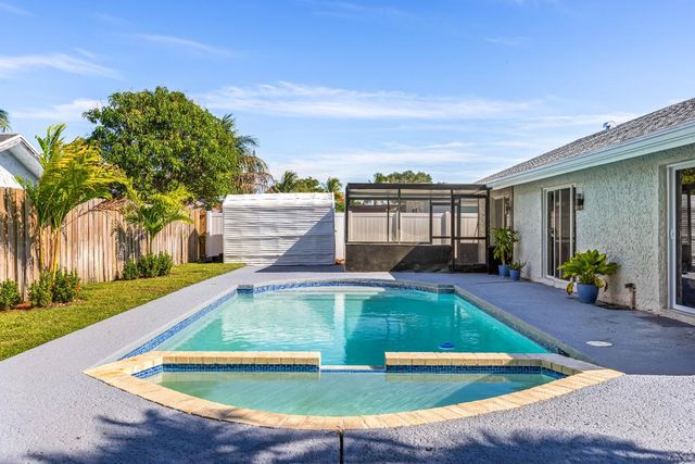 8209 SW 12th Street, North Lauderdale, FL 33068