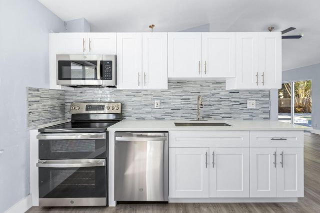 8209 SW 12th Street, North Lauderdale, FL 33068