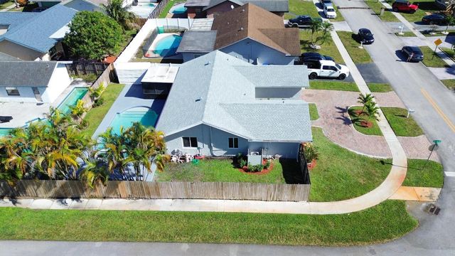 8209 SW 12th Street, North Lauderdale, FL 33068
