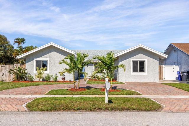 8209 SW 12th Street, North Lauderdale, FL 33068