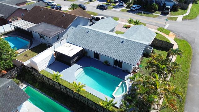 8209 SW 12th Street, North Lauderdale, FL 33068