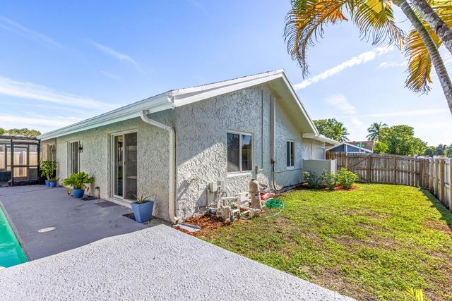 8209 SW 12th Street, North Lauderdale, FL 33068