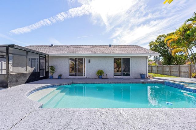 8209 SW 12th Street, North Lauderdale, FL 33068