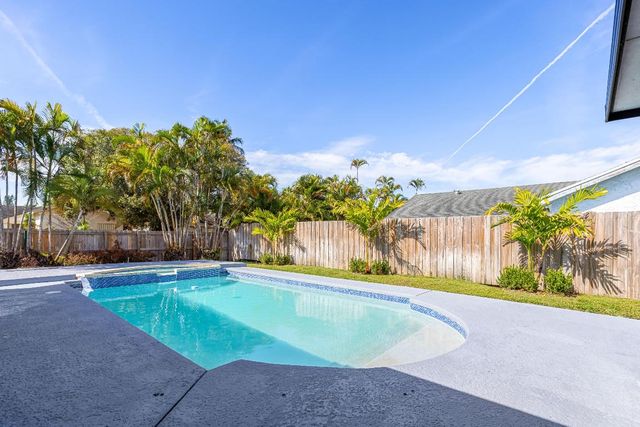 8209 SW 12th Street, North Lauderdale, FL 33068