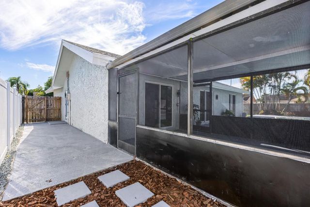 8209 SW 12th Street, North Lauderdale, FL 33068