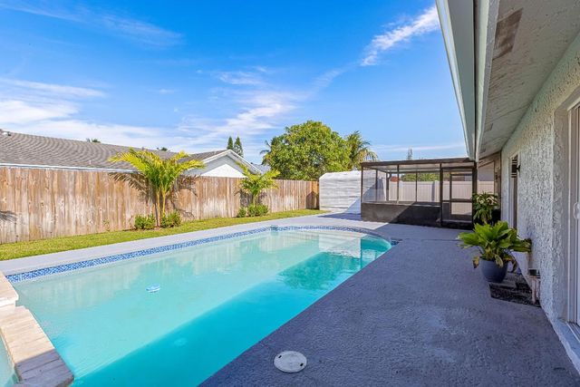 8209 SW 12th Street, North Lauderdale, FL 33068