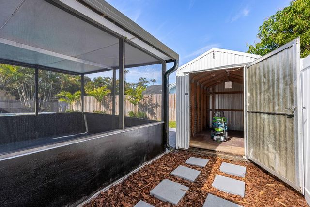 8209 SW 12th Street, North Lauderdale, FL 33068