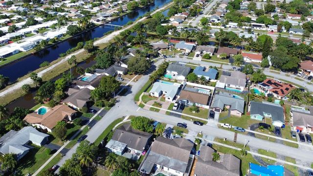 8209 SW 12th Street, North Lauderdale, FL 33068