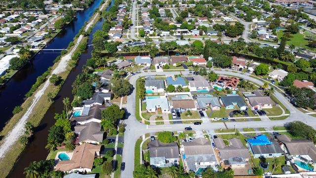 8209 SW 12th Street, North Lauderdale, FL 33068