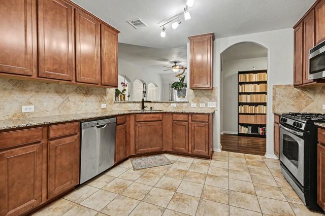 4710 Lake Rim Drive, Alvin, TX 77511