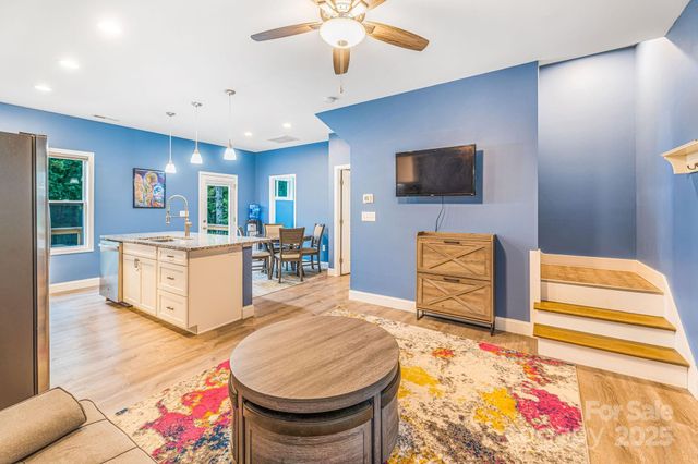 107 Mears Ridge Drive, Asheville, NC 28806