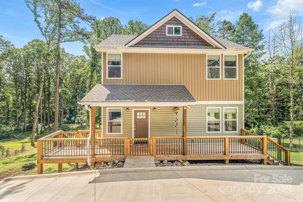 107 Mears Ridge Drive, Asheville, NC 28806