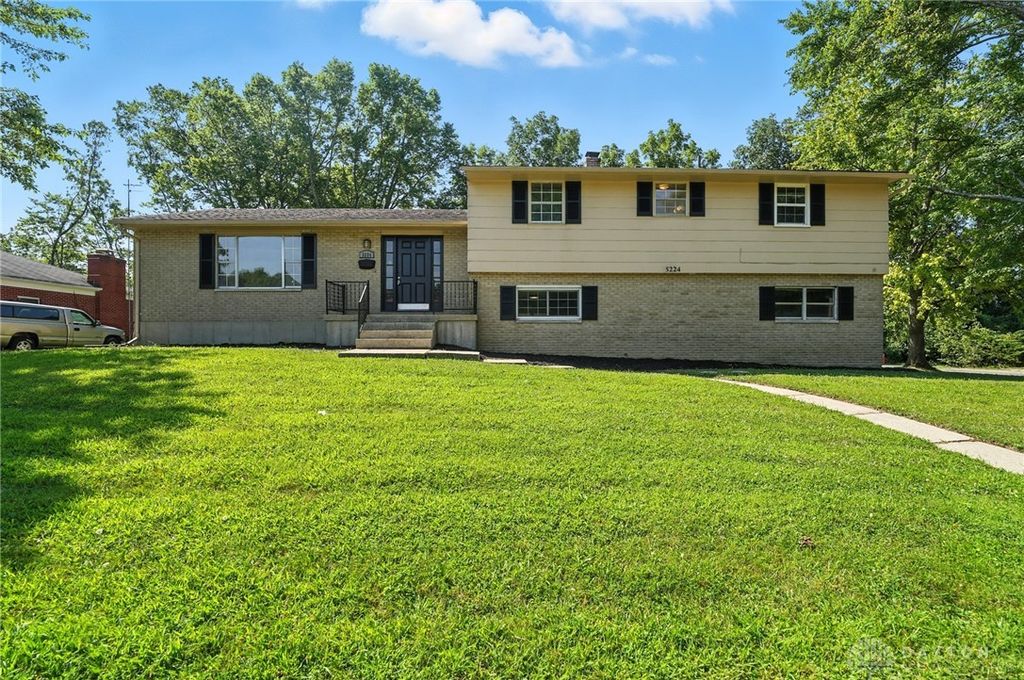 5224 Heatherton Drive, Dayton, OH 45426