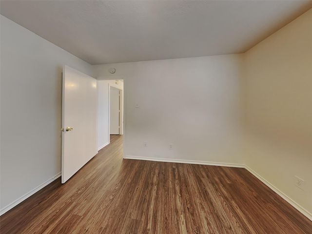 1103 Lochmoor Lane, Pearland, TX 77581