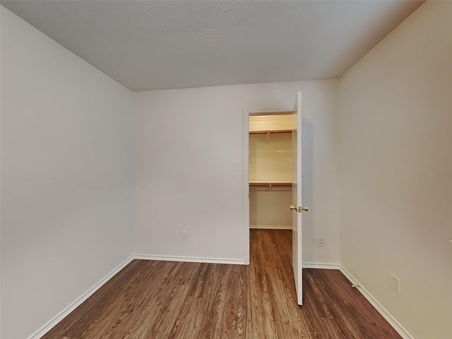 1103 Lochmoor Lane, Pearland, TX 77581