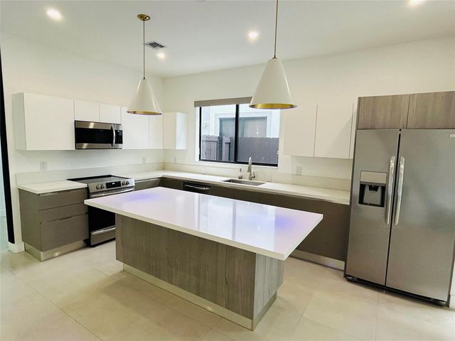 310 SW 9th Street 1, Fort Lauderdale, FL 33315