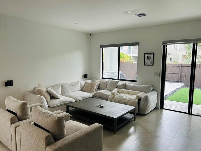 310 SW 9th Street 1, Fort Lauderdale, FL 33315