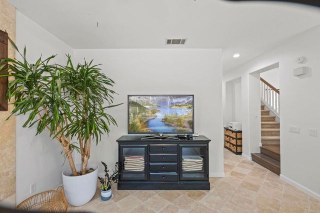 6687 Corte Eduardo, Carlsbad, CA 92009
