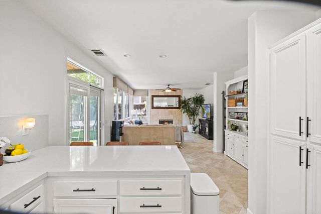 6687 Corte Eduardo, Carlsbad, CA 92009