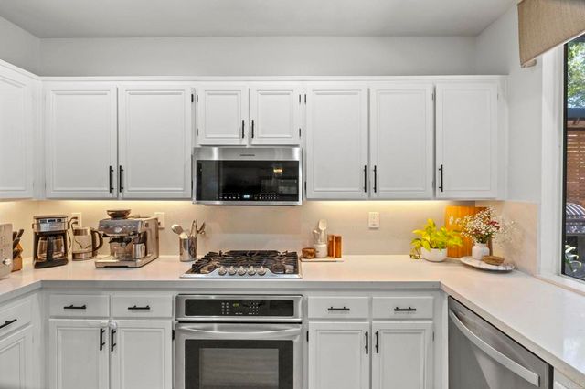 6687 Corte Eduardo, Carlsbad, CA 92009