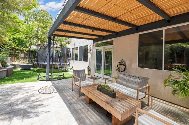 6687 Corte Eduardo, Carlsbad, CA 92009