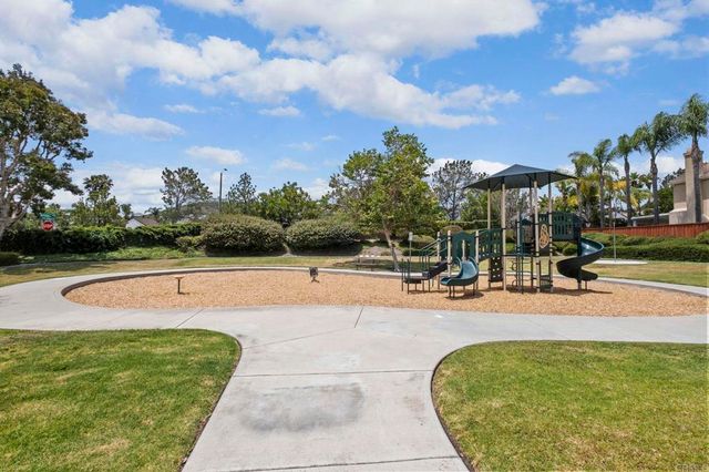6687 Corte Eduardo, Carlsbad, CA 92009