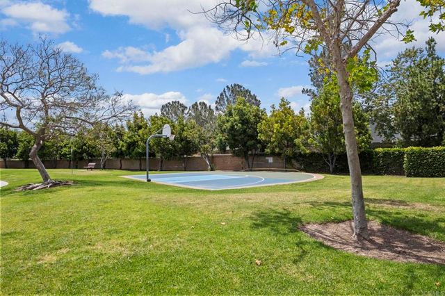 6687 Corte Eduardo, Carlsbad, CA 92009